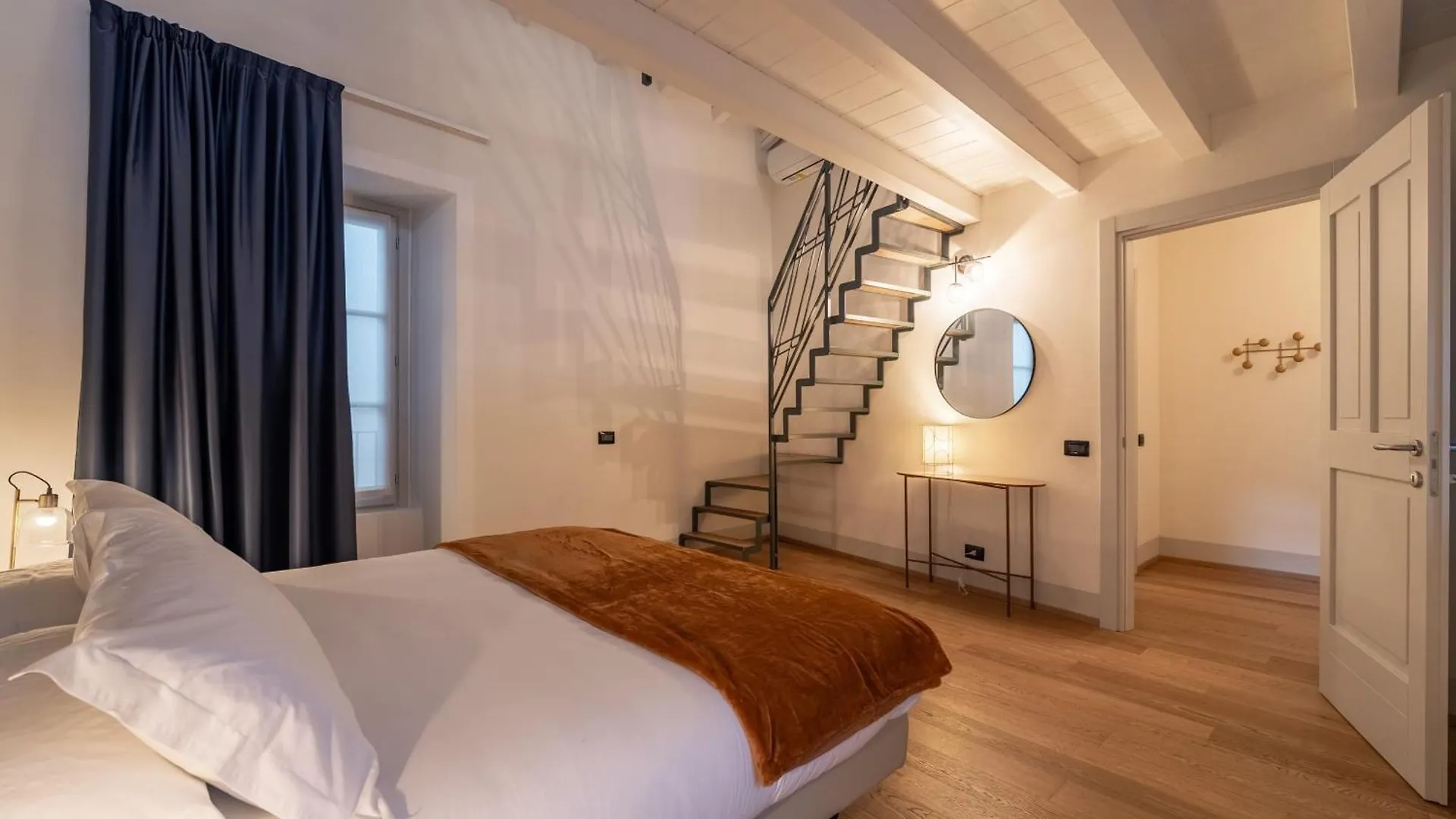 Apartament Palazzo Odescalchi By Wonderful Italy Como